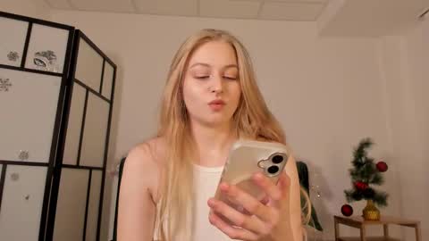 Mia here Appreciate your support online show from 12-18-25, 11:11