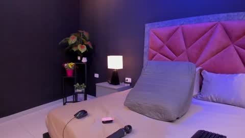 MIA  online show from 04-05-26, 06:05