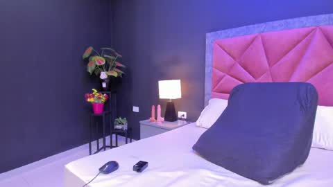 Snapshot of mia_milff chatting on 05-10-26, 06:13 MIA online show from 05-10-26, 06:13