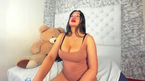 Snapshot of mia_miller001 chatting on 06-05-26, 01:28 MiaMiller online show from 06-05-26, 01:28