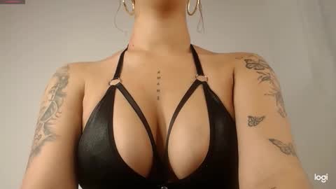 mia independent model online show from 02-03-26, 12:21