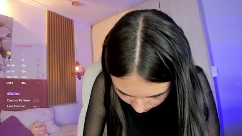 Snapshot of mia_nevaeh chatting on 06-05-26, 08:47 Mia Nevaeh - follow me online show from 06-05-26, 08:47