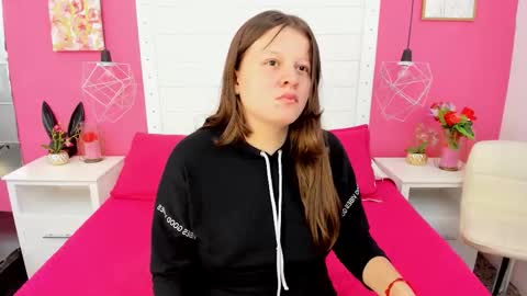 Mia  online show from 11-24-25, 12:38