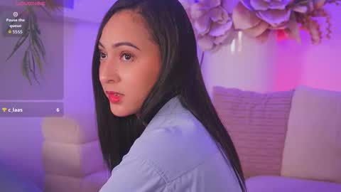 Mia online show from 03-25-26, 11:38