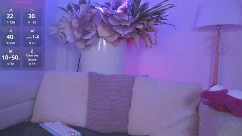 Mia online show from 04-05-26, 11:18