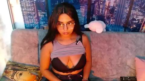 Mia  online show from 04-29-26, 06:58