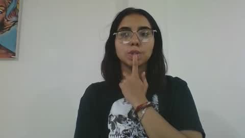 Mia  online show from 05-14-26, 12:17