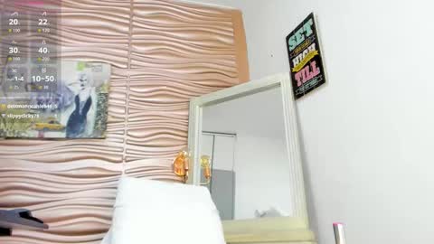 Mariana online show from 02-22-26, 07:01