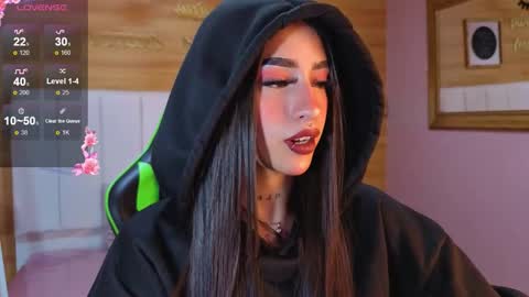 Snapshot of mia_ponce_a chatting on 11-28-25, 08:11 MIA online show from 11-28-25, 08:11