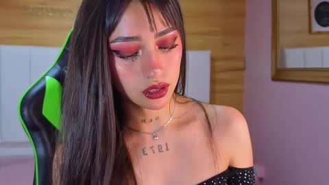 Snapshot of mia_ponce_a chatting on 01-14-26, 12:33 MIA online show from 01-14-26, 12:33