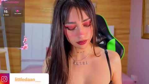 Snapshot of mia_ponce_a chatting on 01-15-26, 01:05 MIA online show from 01-15-26, 01:05