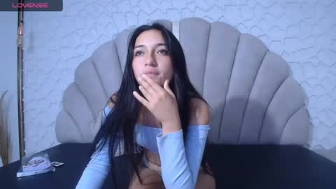 mia_prince_ online show from 04-11-26, 01:26