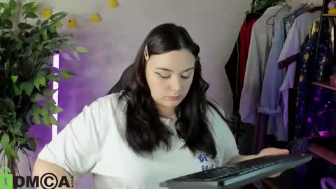 Mia online show from 02-05-26, 11:31