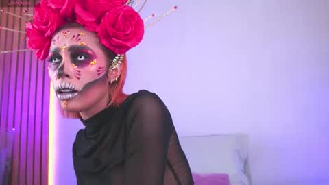 Mia Reeves online show from 10-31-25, 08:43