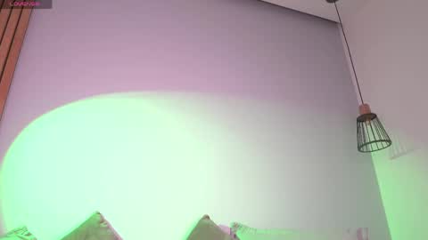 Snapshot of mia_reeves chatting on 05-30-26, 06:38 Mia Reeves online show from 05-30-26, 06:38