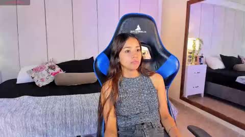 Snapshot of mia_rousse25 chatting on 11-30-25, 01:37 mia rousse25 online show from 11-30-25, 01:37