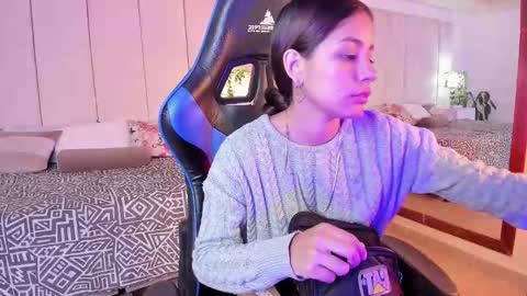 Snapshot of mia_rousse25 chatting on 12-15-25, 12:53 mia rousse25 online show from 12-15-25, 12:53