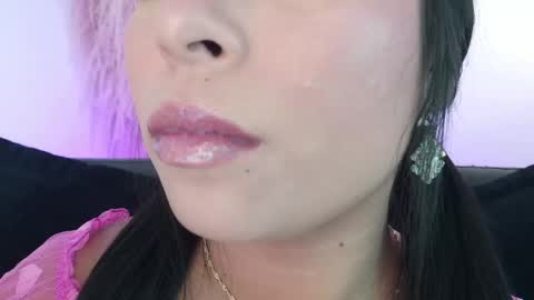 Mia online show from 05-15-26, 09:33