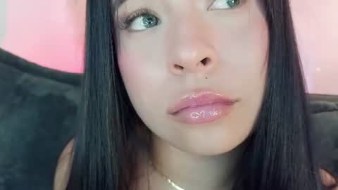 Mia online show from 07-02-26, 03:23