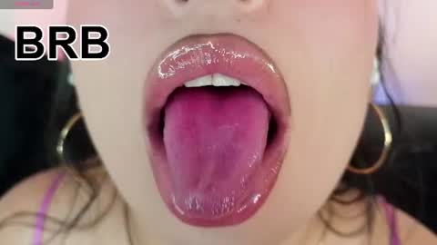 Mia online show from 07-20-26, 10:45