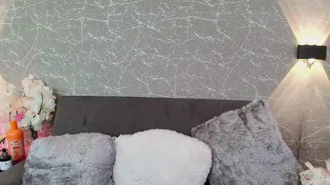 Mia Roux online show from 01-16-25, 06:48