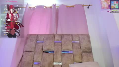 mia_royal online show from 04-10-26, 07:07