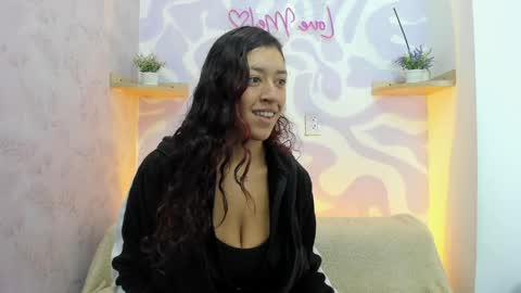Snapshot of mia_scarlet7 chatting on 06-09-26, 12:39 Mia . online show from 06-09-26, 12:39