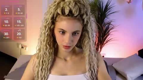 Mia online show from 10-30-25, 06:26