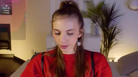 Mia online show from 11-20-25, 06:24