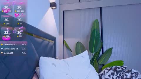 Mia online show from 11-02-25, 08:11