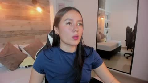 Snapshot of mia_slora chatting on 07-15-26, 12:54 M I A online show from 07-15-26, 12:54
