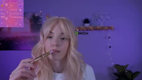 mia_starrr_ online show from 12-19-25, 08:05