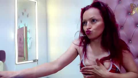 Snapshot of mia_tentation chatting on 04-13-26, 09:09 mia online show from 04-13-26, 09:09