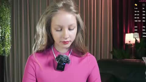 Mia online show from 11-26-25, 10:16