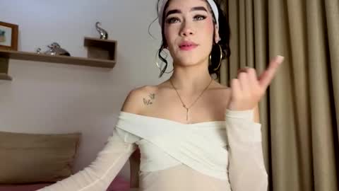 mia_velveet online show from 03-17-26, 07:06