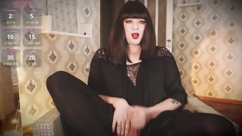 mia_wallase online show from 12-03-25, 09:07