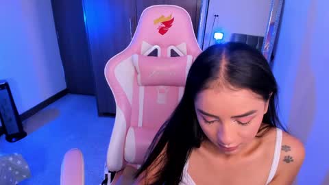 Snapshot of miaa_06 chatting on 06-05-26, 12:28 mia nicolle online show from 06-05-26, 12:28