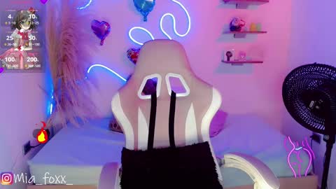 Snapshot of miaa_foxx_ chatting on 02-06-25, 03:48 Mia online show from 02-06-25, 03:48
