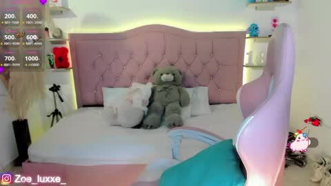 Snapshot of miaa_foxx_ chatting on 05-01-26, 09:19 Mia online show from 05-01-26, 09:19