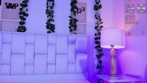 Mia online show from 04-07-26, 11:32