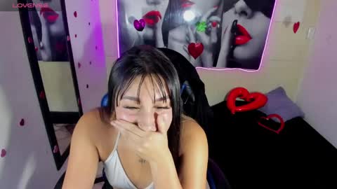 Snapshot of miaa_scott chatting on 05-28-26, 07:00 online show from 05-28-26, 07:00