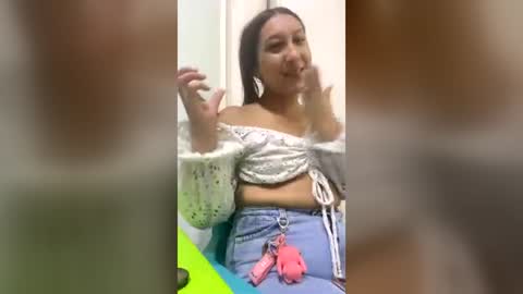 Snapshot of miaa_scott chatting on 07-06-26, 06:21 online show from 07-06-26, 06:21