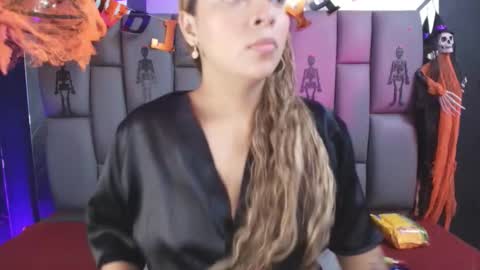 Mia online show from 10-28-25, 12:09