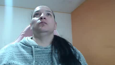 Snapshot of miaabrownn chatting on 02-04-26, 08:58 MIA online show from 02-04-26, 08:58