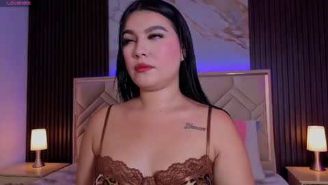 Snapshot of miaafarrel chatting on 06-27-26, 03:17 Miaa Farrel online show from 06-27-26, 03:17