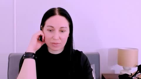 Mia online show from 04-13-26, 03:39