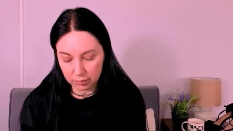 Snapshot of miaalluring chatting on 04-23-26, 03:36 Mia online show from 04-23-26, 03:36
