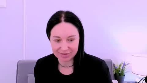 Snapshot of miaalluring chatting on 05-14-26, 03:52 Mia online show from 05-14-26, 03:52