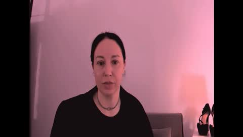 Snapshot of miaalluring chatting on 05-16-26, 04:06 Mia online show from 05-16-26, 04:06