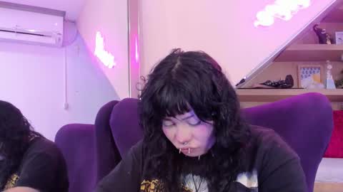 Mia online show from 11-15-25, 03:26